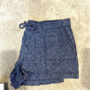 Linen striped shorts